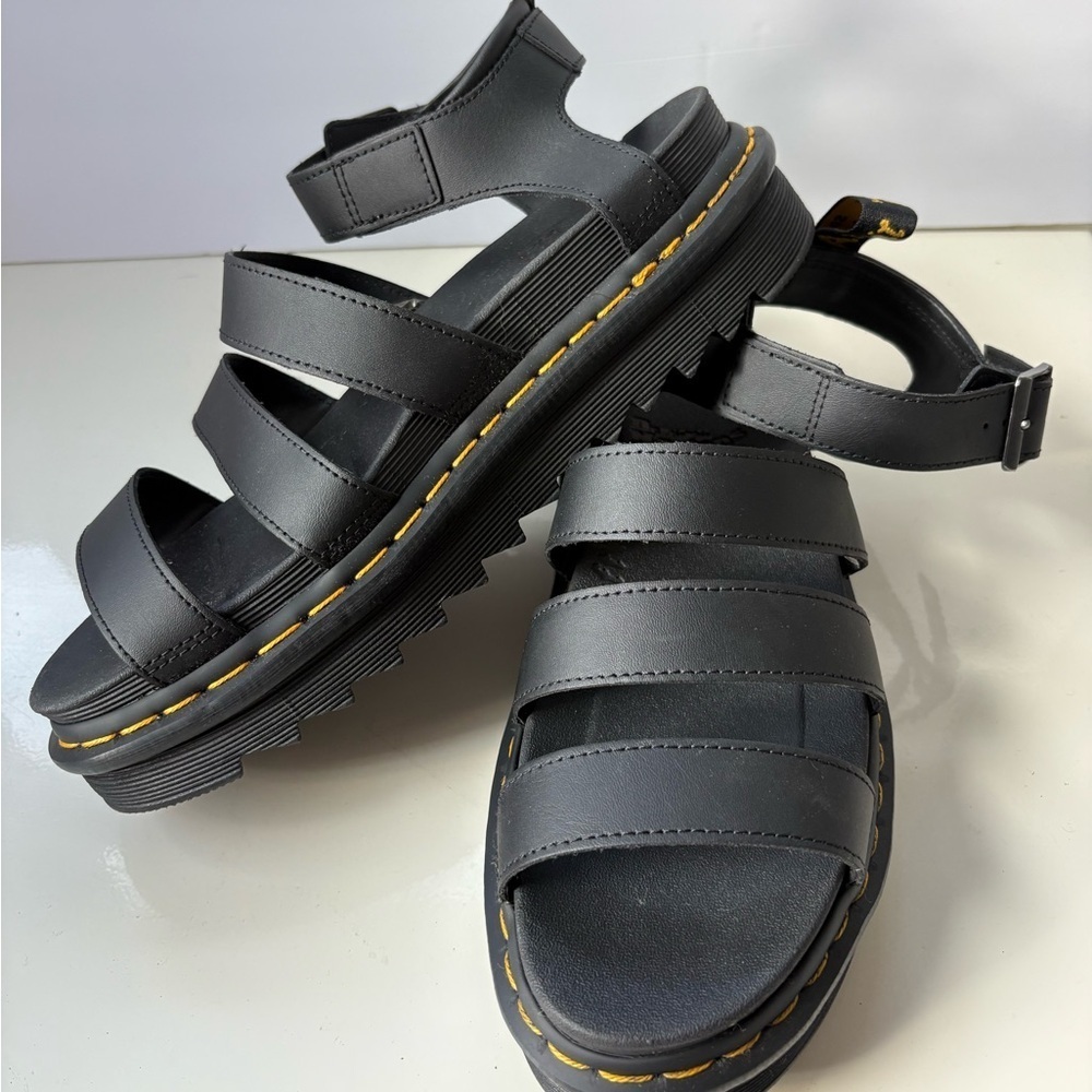 NWOT Dr. Martens Blaire Hydro Leather Sandals Size 9 Women’s - Picture 13 of 13